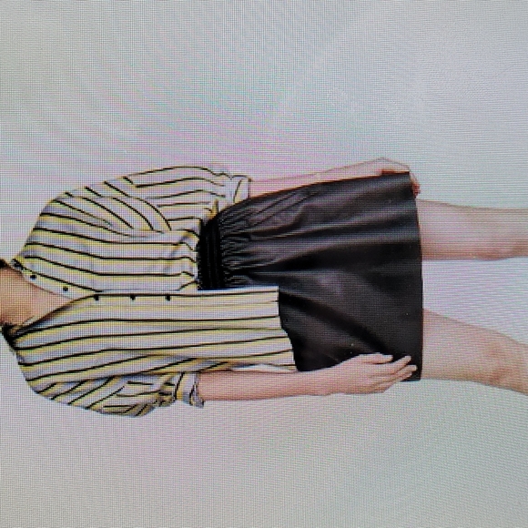 Zara faux leather skirt - Picture 4 of 4